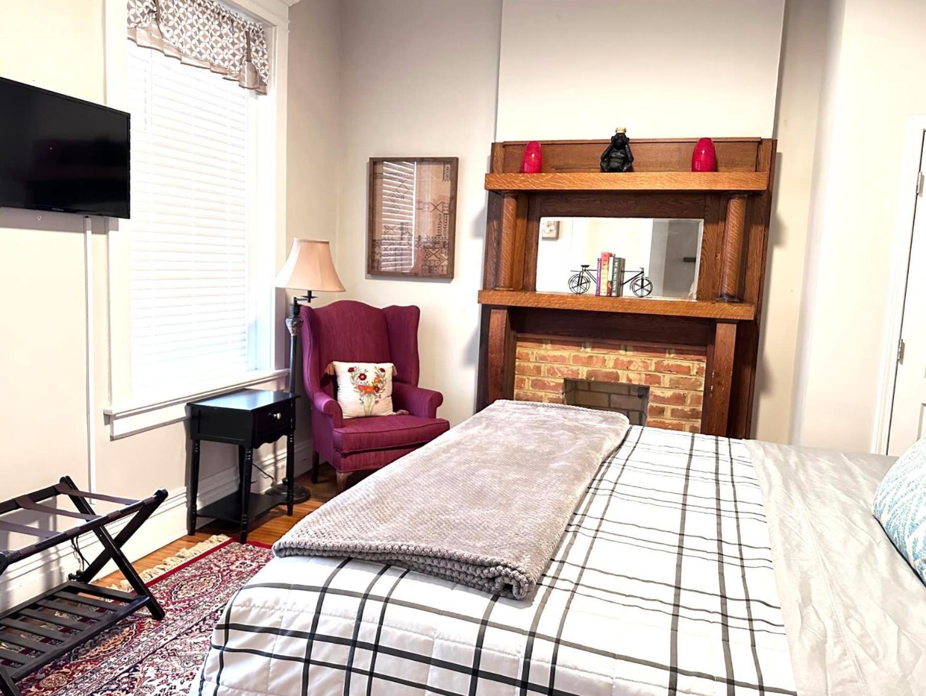 E1 Centrally Located In Carytown Fully Fenced Richmond Buitenkant foto