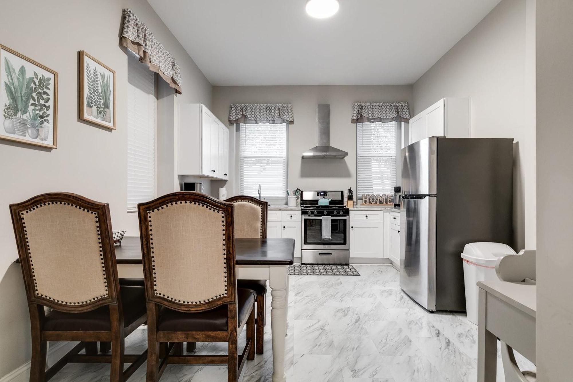 E1 Centrally Located In Carytown Fully Fenced Richmond Buitenkant foto